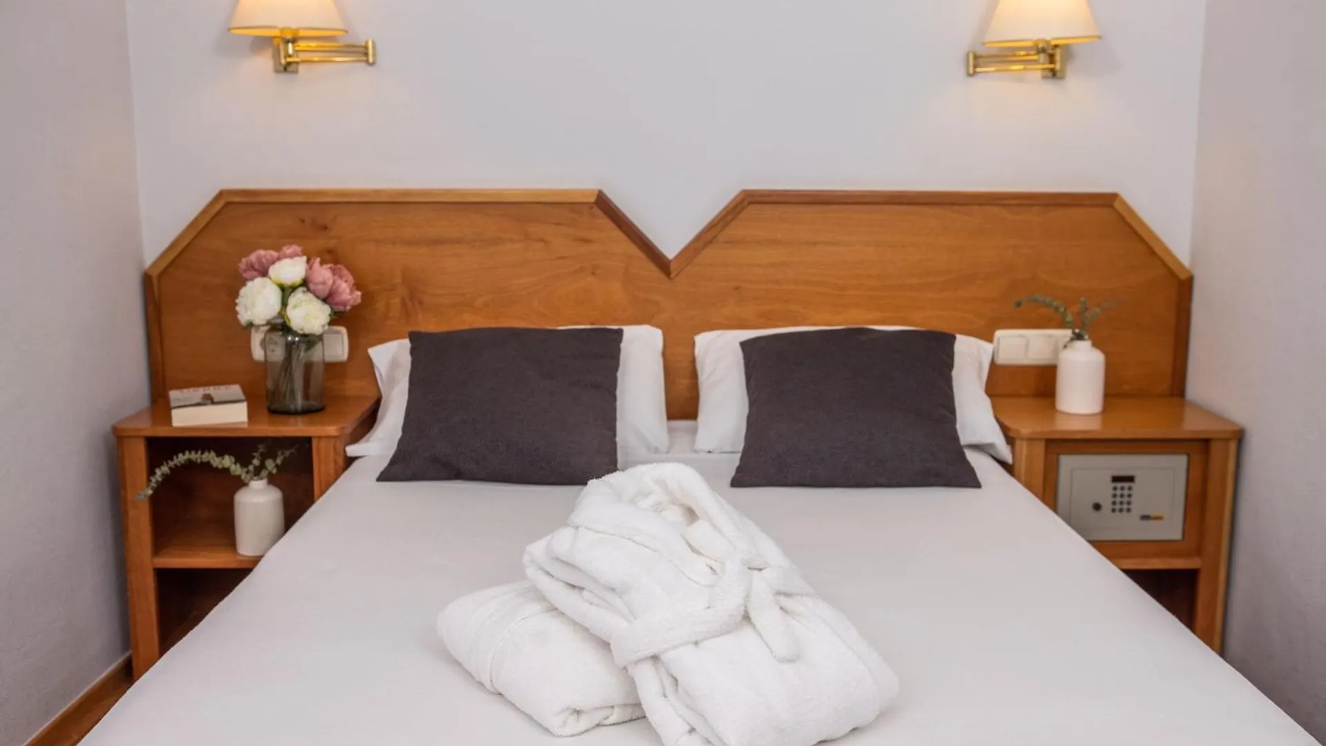 Rvhotels Broquetas Spa Termal Caldes De Montbui 3*,  Spain