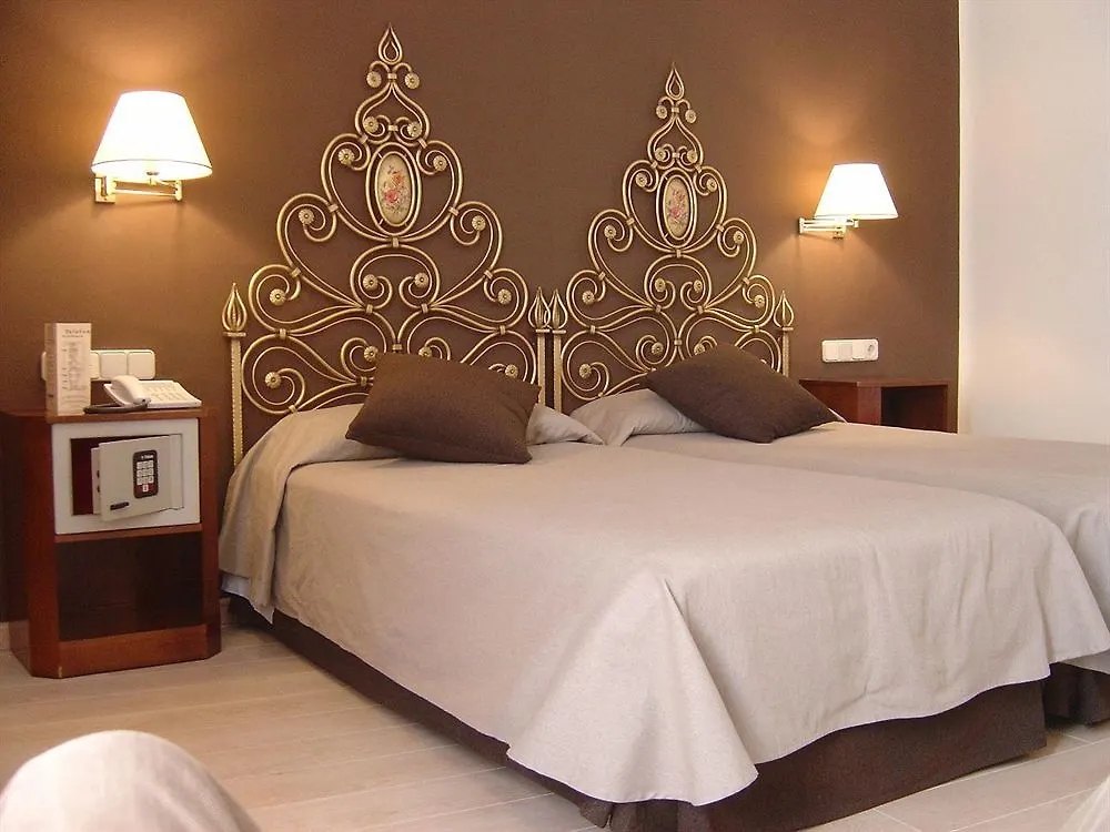 Rvhotels Broquetas Spa Termal Caldes De Montbui Spain