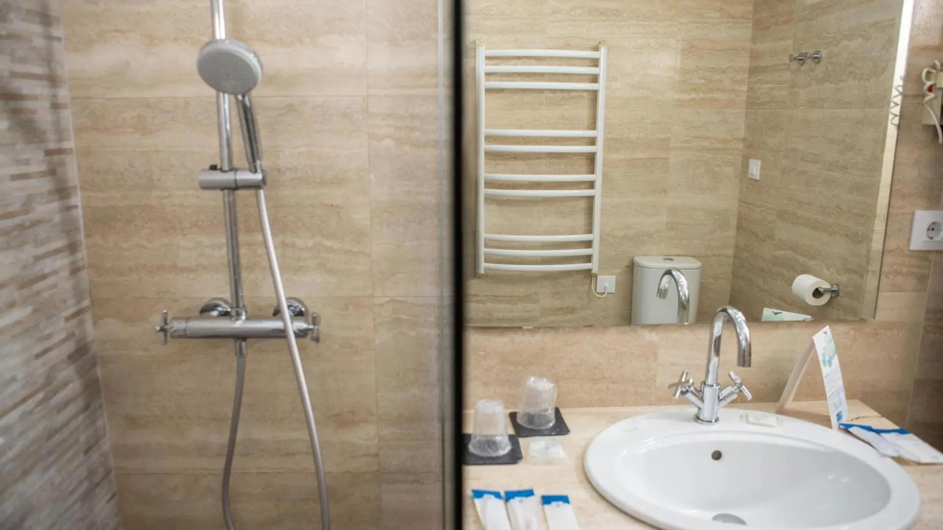 Rvhotels Broquetas Spa Termal Caldes De Montbui